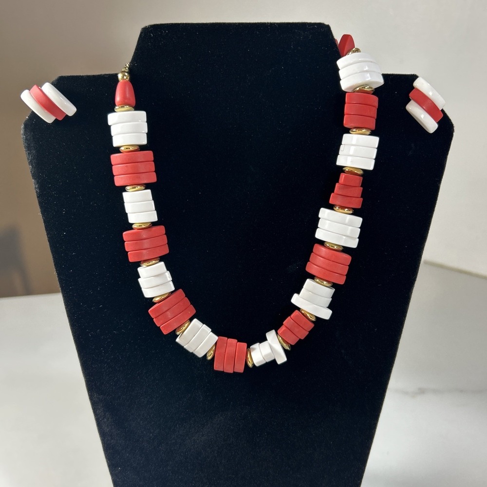 Vintage Red & White Gold Tone Lucite Hook Clasp Necklace Retro With Clip Earring